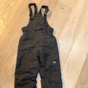 Black snow/ski bib